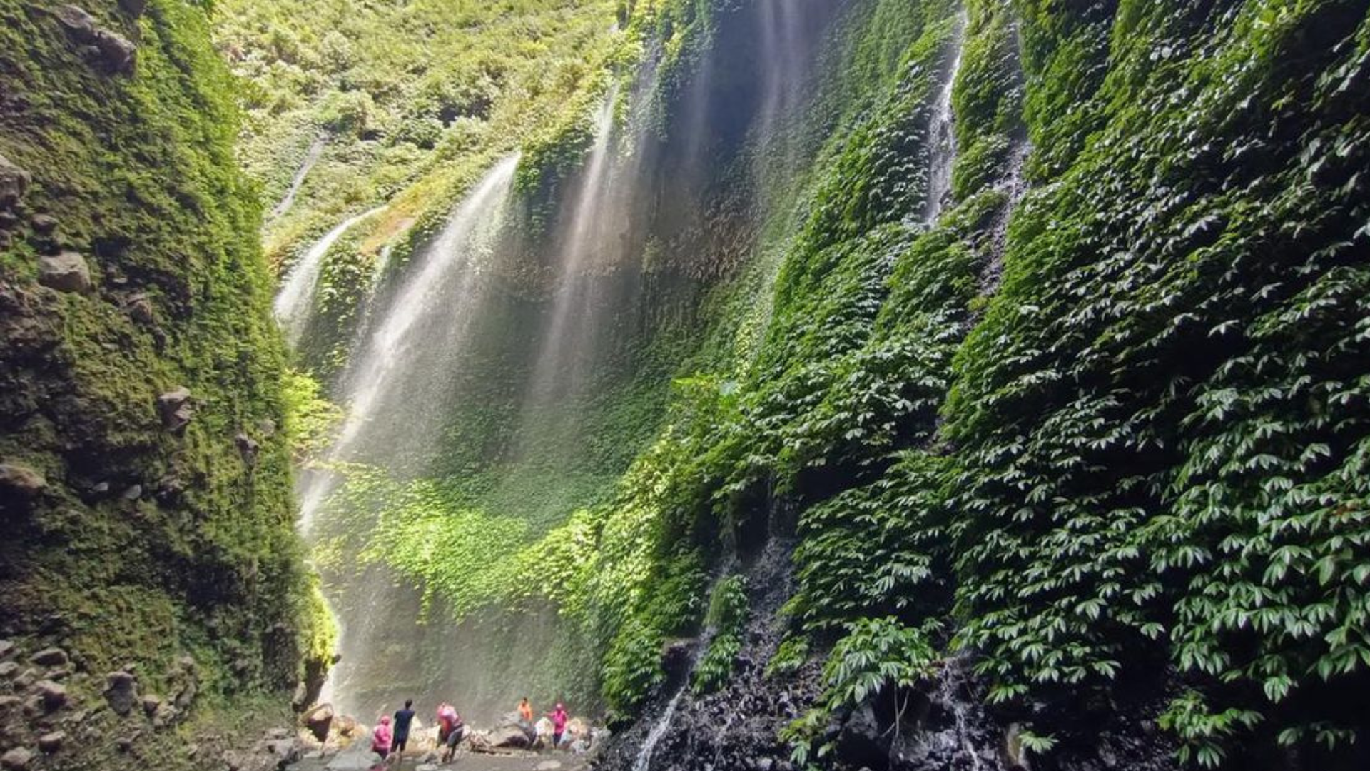 air-terjun-madakaripura
